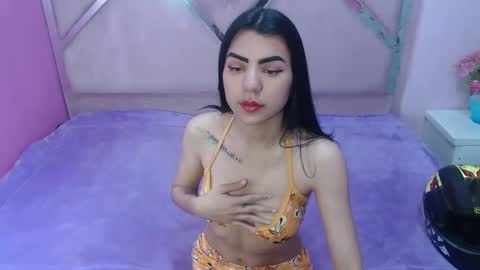 Snapshot of isisrousexx chatting on January 2025 03:11:02 AM isisrousexx online show from January 2025 03:11:02 AM