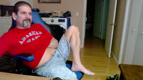 Snapshot of islandguy70 chatting on December 2024 09:57:01 AM Jim online show from December 2024 09:57:01 AM