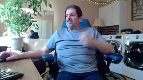 Snapshot of islandguy70 chatting on December 2024 04:58:01 PM Jim online show from December 2024 04:58:01 PM