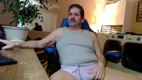 Snapshot of islandguy70 chatting on December 2024 09:31:02 AM Jim online show from December 2024 09:31:02 AM