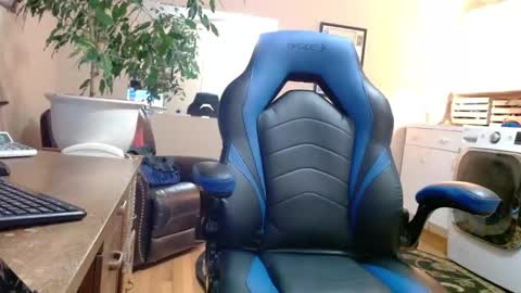 Snapshot of islandguy70 chatting on January 2025 10:13:02 PM Jim online show from January 2025 10:13:02 PM