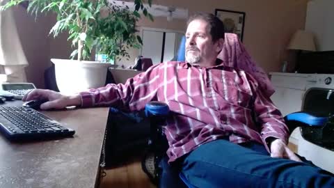 Snapshot of islandguy70 chatting on January 2025 08:32:02 PM Jim online show from January 2025 08:32:02 PM