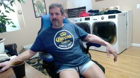 Snapshot of islandguy70 chatting on January 2025 10:17:02 AM Jim online show from January 2025 10:17:02 AM