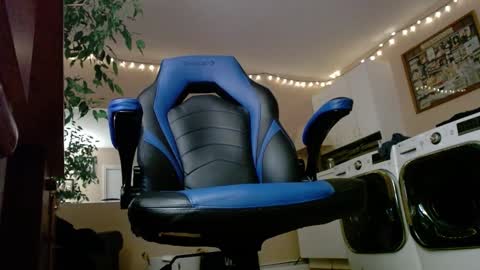 Snapshot of islandguy70 chatting on January 2025 09:39:02 AM Jim online show from January 2025 09:39:02 AM