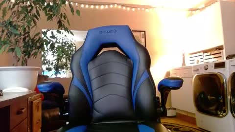 Snapshot of islandguy70 chatting on January 2025 10:51:02 AM Jim online show from January 2025 10:51:02 AM