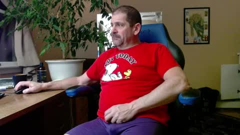 Snapshot of islandguy70 chatting on January 2025 10:10:01 AM Jim online show from January 2025 10:10:01 AM