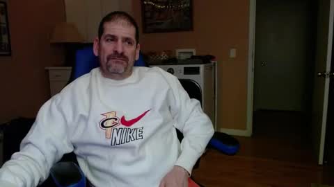 Snapshot of islandguy70 chatting on February 2025 07:05:01 AM Jim online show from February 2025 07:05:01 AM