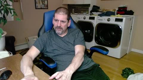 Snapshot of islandguy70 chatting on February 2025 01:15:01 AM Jim online show from February 2025 01:15:01 AM