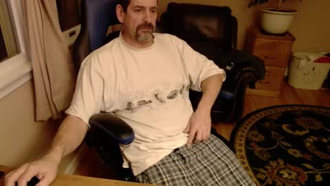 Snapshot of islandguy70 chatting on February 2025 10:04:01 AM Jim online show from February 2025 10:04:01 AM