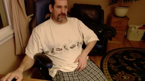 Snapshot of islandguy70 chatting on February 2025 09:43:02 AM Jim online show from February 2025 09:43:02 AM