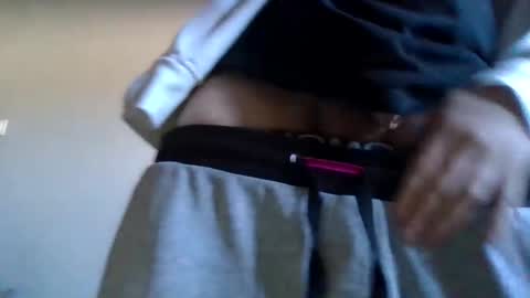 islaysince97 online show from April 2026 01:41:01 PM