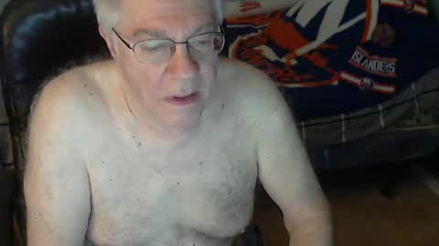Snapshot of islesman22 chatting on April 2026 09:45:01 AM islesman22 online show from April 2026 09:45:01 AM