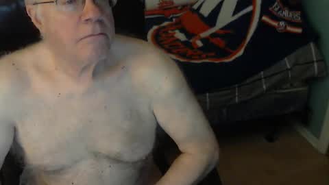 Snapshot of islesman22 chatting on May 2026 09:17:01 AM islesman22 online show from May 2026 09:17:01 AM