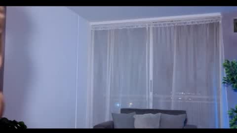 Julyane online show from October 2025 04:04:02 AM