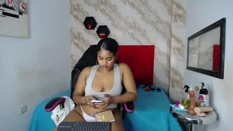 Snapshot of issa__love chatting on February 2026 01:55:01 PM issa online show from February 2026 01:55:01 PM