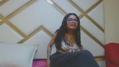 Snapshot of issaa_tyler chatting on May 2026 04:17:02 AM Issa online show from May 2026 04:17:02 AM