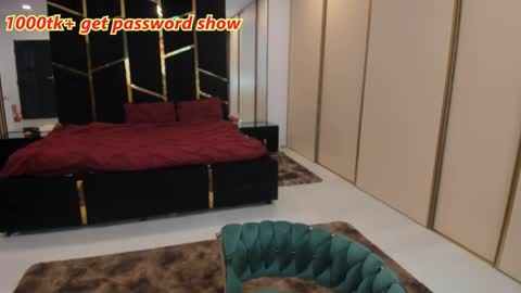 Issy online show from January 2026 06:08:01 AM