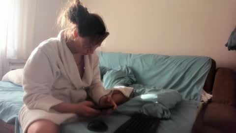 Issabelle online show from February 2025 06:39:01 AM