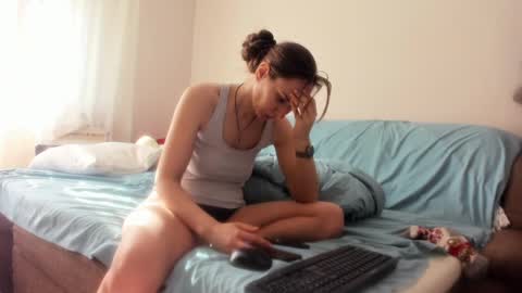 Issabelle online show from March 2025 07:32:01 AM