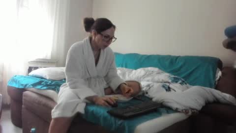 Issabelle online show from March 2025 06:29:01 AM