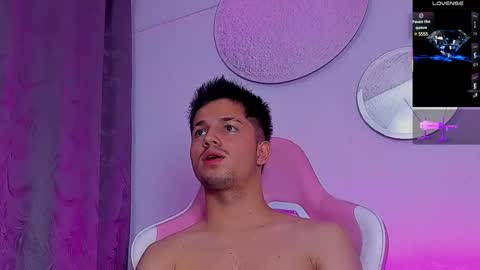 Snapshot of issac_james chatting on March 2025 09:18:02 AM Issac online show from March 2025 09:18:02 AM