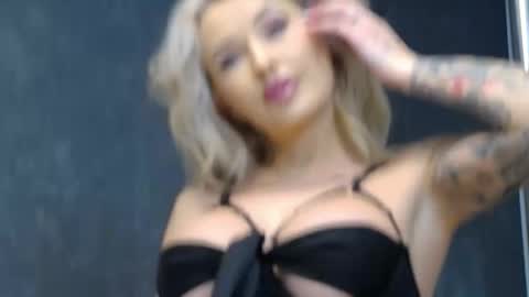 Snapshot of issasmyth chatting on January 2026 04:09:01 PM IssaSmyth online show from January 2026 04:09:01 PM