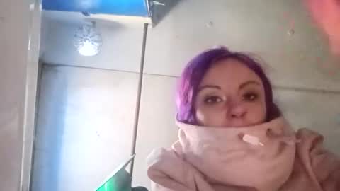 Snapshot of issyamazin667 chatting on November 2025 07:40:03 PM Girlnextdoor online show from November 2025 07:40:03 PM