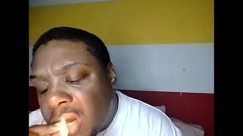 Snapshot of iswalloweveything chatting on April 2026 09:41:02 AM iswalloweveything online show from April 2026 09:41:02 AM