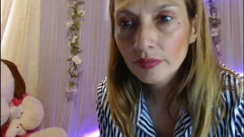 Snapshot of italagomez chatting on January 2025 10:28:02 PM Itala Gomez online show from January 2025 10:28:02 PM