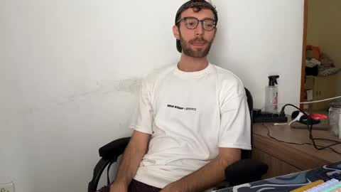 Italian Boy online show from November 2025 08:11:01 PM