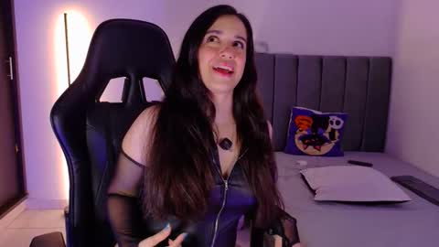 Snapshot of its_bunnyy chatting on April 2026 01:08:01 AM K A R I online show from April 2026 01:08:01 AM