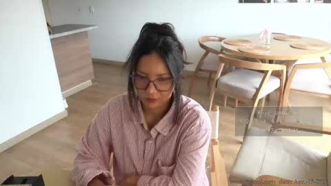 Snapshot of its_jessi chatting on April 2026 08:20:02 PM Jessi online show from April 2026 08:20:02 PM