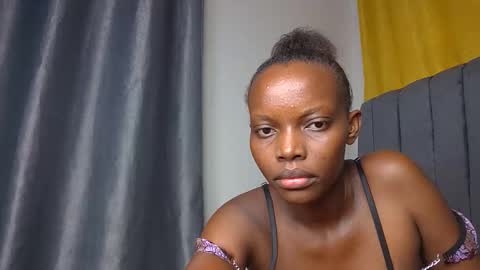 Snapshot of its_metney chatting on May 2026 06:19:02 AM Metney online show from May 2026 06:19:02 AM