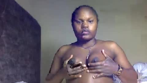 Snapshot of its_slut_bella chatting on August 2026 09:30:01 AM its_slut_bella online show from August 2026 09:30:01 AM
