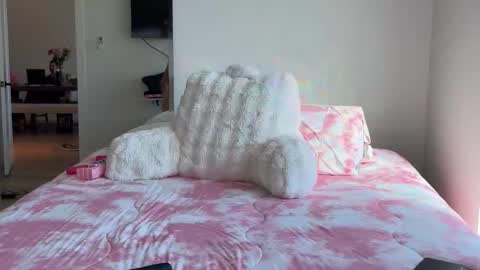 itscaylawatsun online show from November 2025 06:30:01 PM