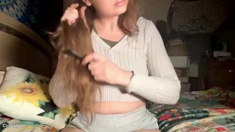 Snapshot of itscoraamour chatting on April 2026 01:47:01 AM itscoraamour online show from April 2026 01:47:01 AM