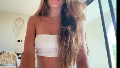 Snapshot of itskatarina chatting on April 2026 05:59:01 AM katarina online show from April 2026 05:59:01 AM
