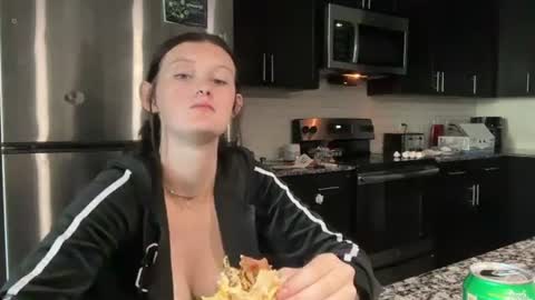 itsKaylaaa online show from June 2026 11:27:02 PM