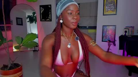 Snapshot of itslau_ chatting on April 2026 12:41:01 AM lau online show from April 2026 12:41:01 AM