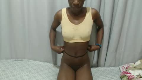 Laynne online show from November 2025 07:07:03 AM