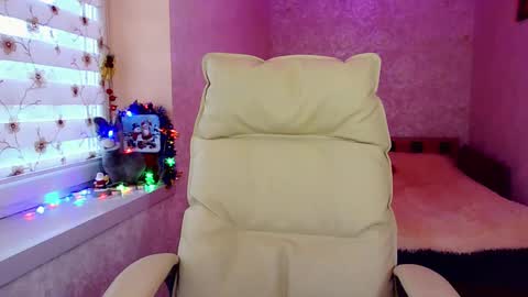 itslunaday online show from December 2024 12:34:02 PM