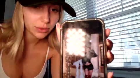 Alexis Rae online show from November 2025 06:18:01 PM