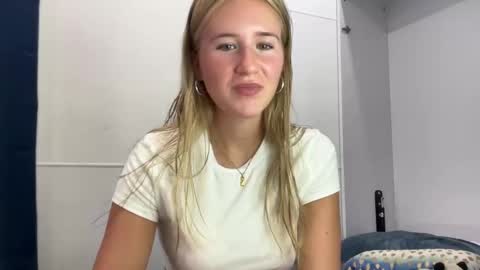 Snapshot of itsssosierra chatting on January 2025 03:30:01 AM  Sierra  online show from January 2025 03:30:01 AM