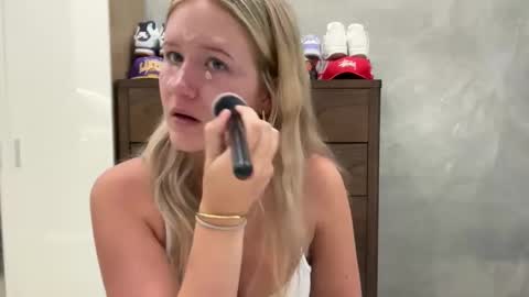 Snapshot of itsssosierra chatting on October 2025 11:51:02 PM  Sierra  online show from October 2025 11:51:02 PM