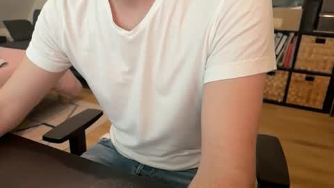 Snapshot of itsthat chatting on April 2026 03:21:02 PM itsthat online show from April 2026 03:21:02 PM