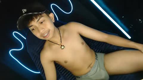 Snapshot of itsyourcummerboy_xx chatting on July 2026 05:37:02 PM Kyle online show from July 2026 05:37:02 PM
