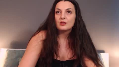 Melissa Khaan online show from October 2025 11:00:01 AM