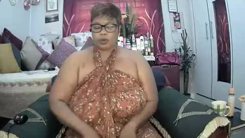 itumeleng74 online show from February 2025 05:09:01 AM