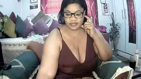 itumeleng74 online show from February 2025 10:59:01 AM