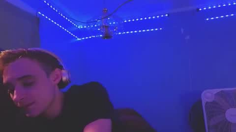 Snapshot of itzd123 chatting on April 2026 11:48:01 AM itzd123 online show from April 2026 11:48:01 AM